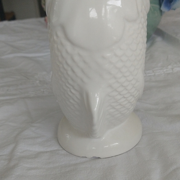 White creamware Ceramic Fish Vase made in Italy - Picture 8 of 8